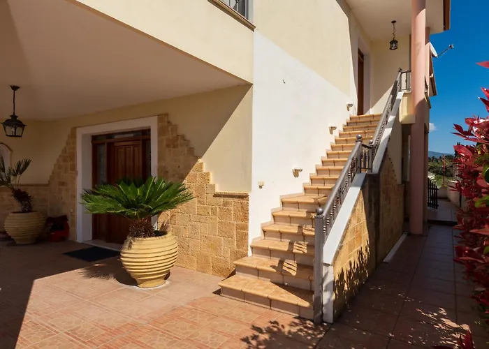 Apartment Christina's Twin Palm Trees House Agria