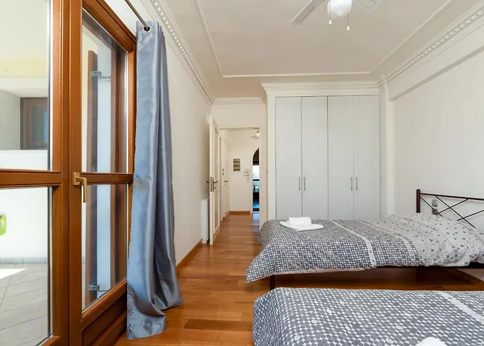 Apartment Christina's Twin Palm Trees House Agria