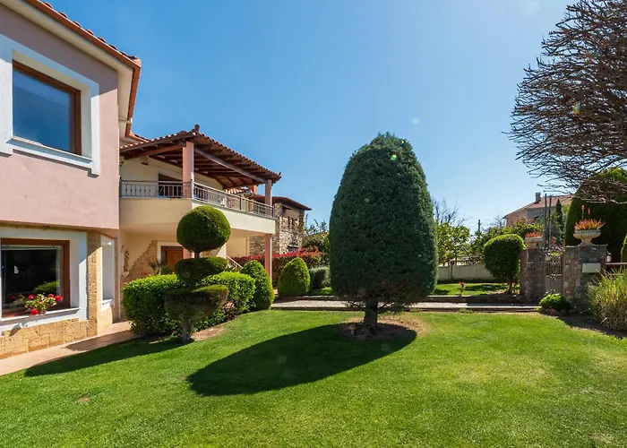 Christina's Twin Palm Trees House