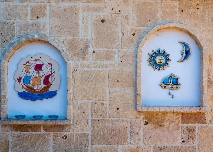 Christina's Twin Palm Trees House * Agria