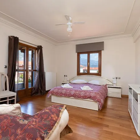 Апартаменты Christina's Twin Palm Trees House Агрия