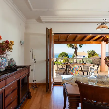 Christina's Twin Palm Trees House *