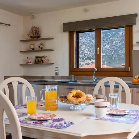 Апартаменты Christina's Twin Palm Trees House Агрия