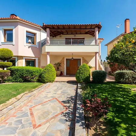 Christina's Twin Palm Trees House