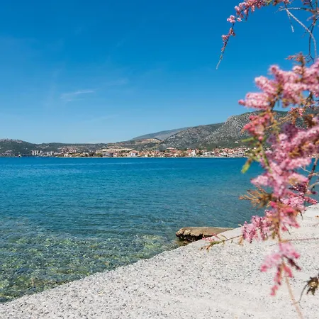 Apartment Christina's Twin Palm Trees House *